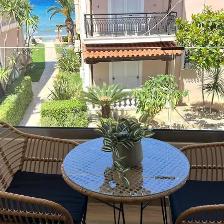 Roula Kotsonis Superior A شقة