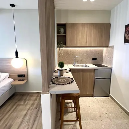 Roula Kotsonis Superior A *