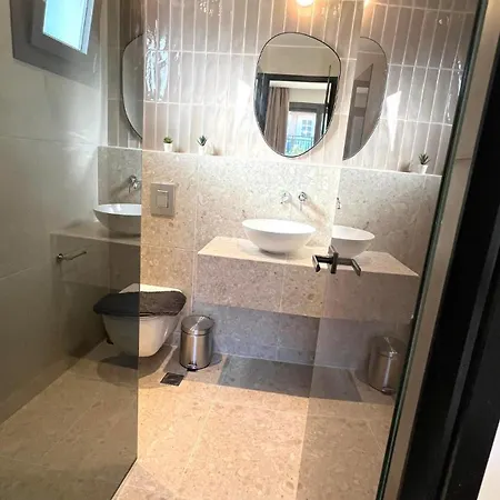 Roula Kotsonis Superior A Διαμέρισμα *