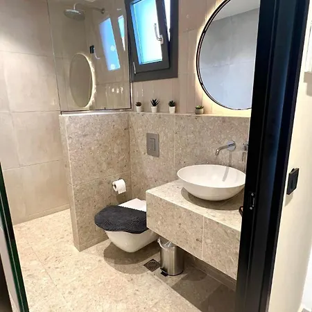 Roula Kotsonis Superior A アパート *